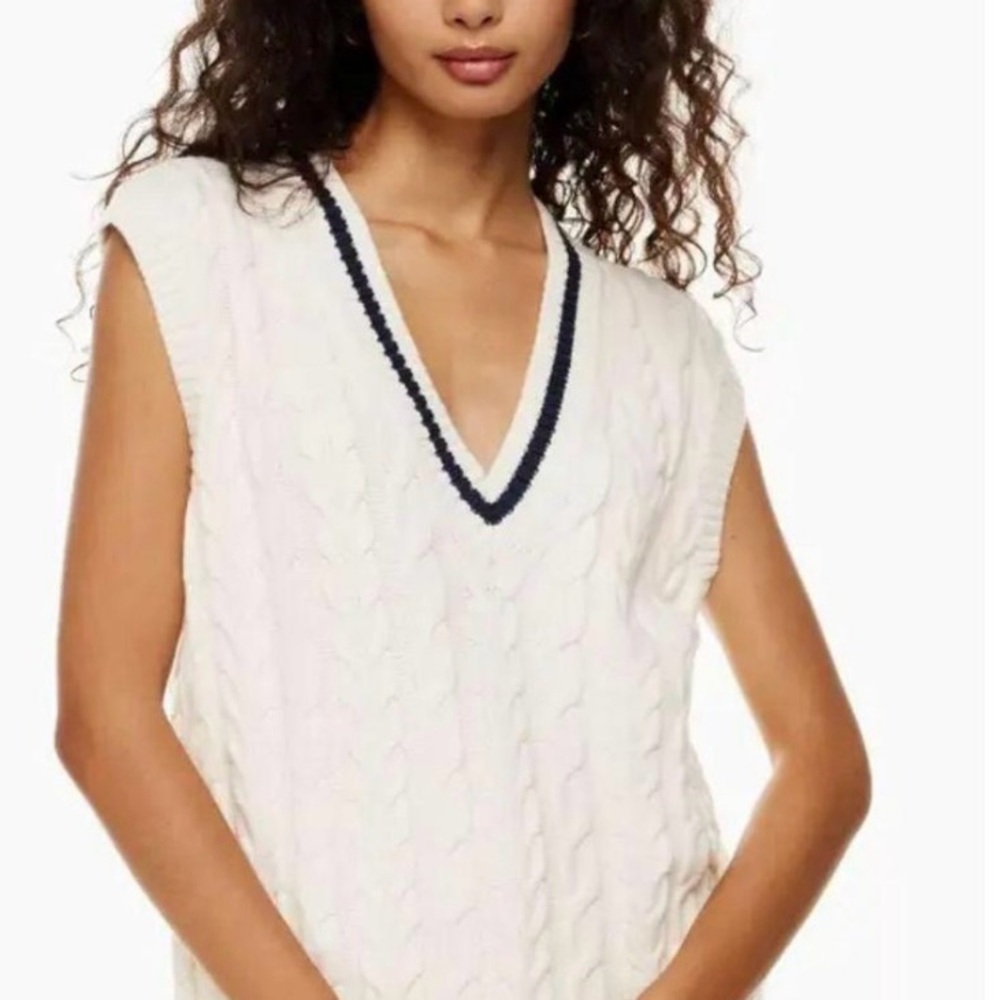 Cable Knit V-Neck Sleeveless Sweater Vest in White with Navy Trim